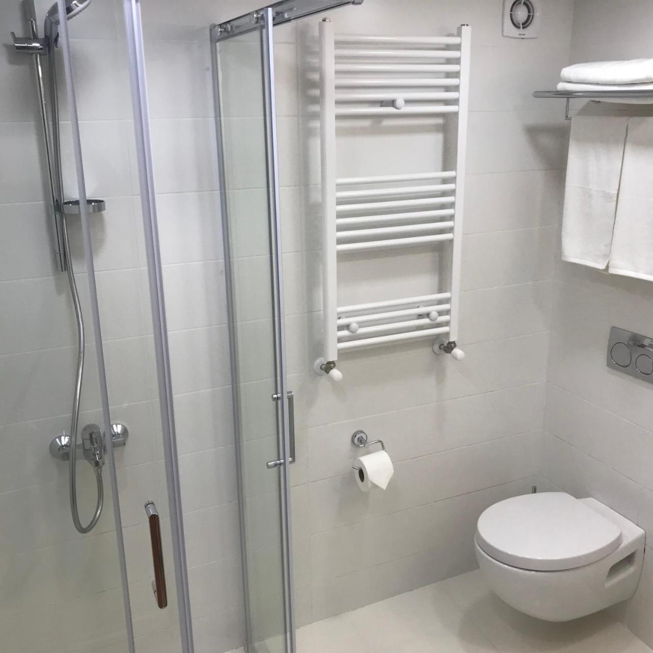 Full Comfort Apartment On Aghmashenebeli Tbilisi Luaran gambar