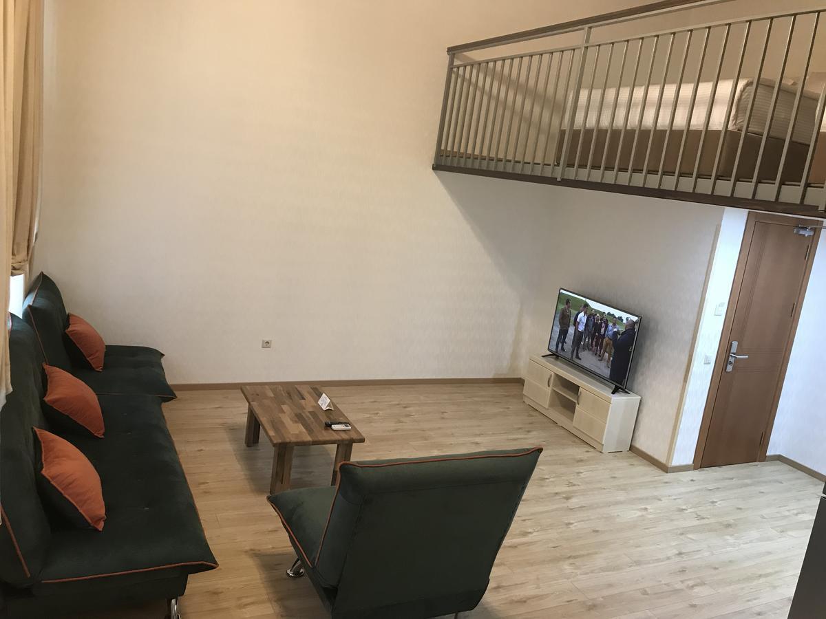 Full Comfort Apartment On Aghmashenebeli Tbilisi Luaran gambar